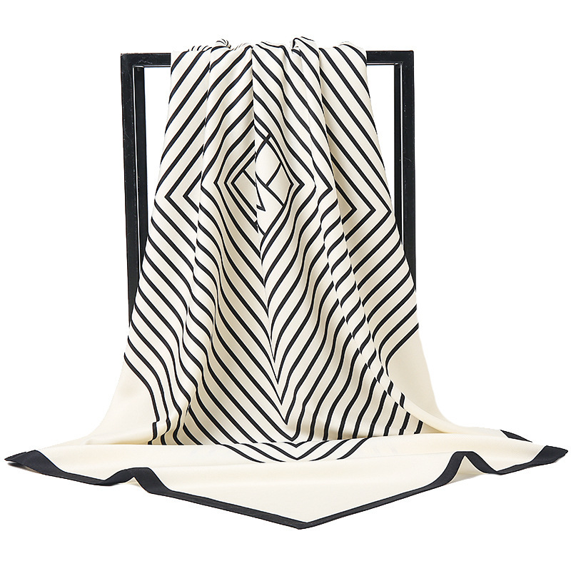 "Хустка ""Шовк геометричний орнамент"" смужка білий"