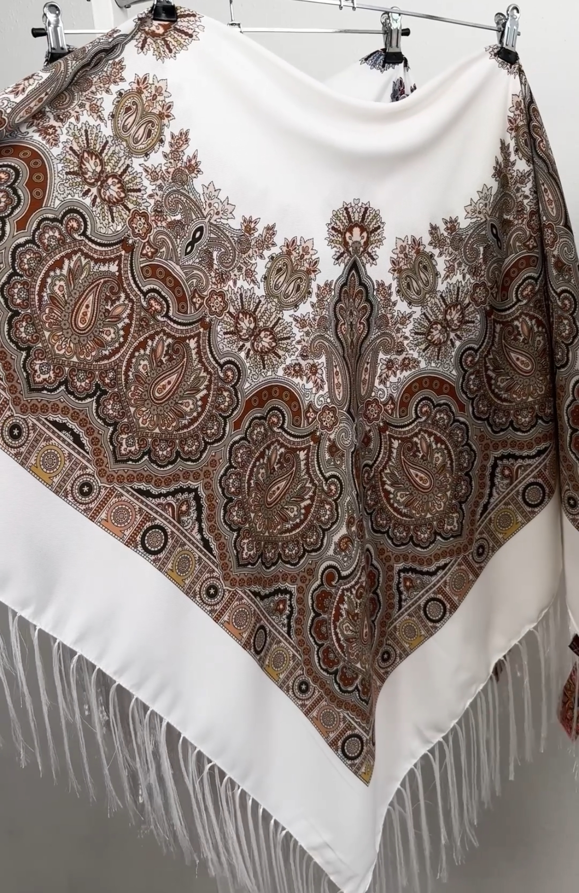 "Хустка Українська Велика густий орнамент біла беж орнамент 19-120-04"