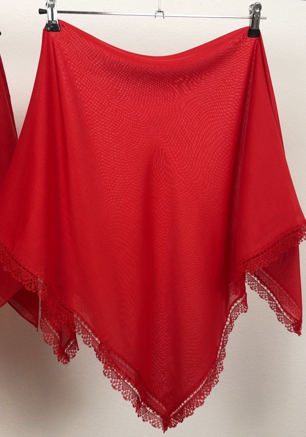 "Хустка Батистова З мереживом червоний 13-114-11"