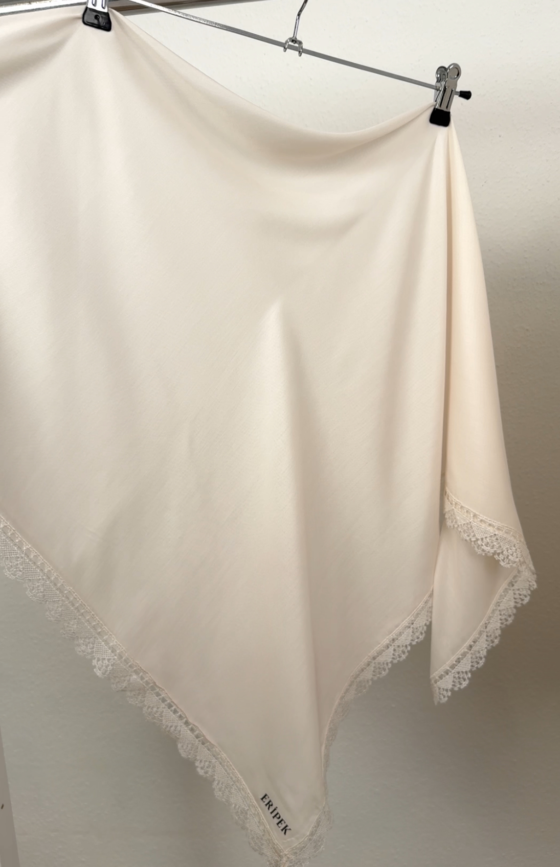 "Хустка Батистова З мереживом кремовий 13-114-12"