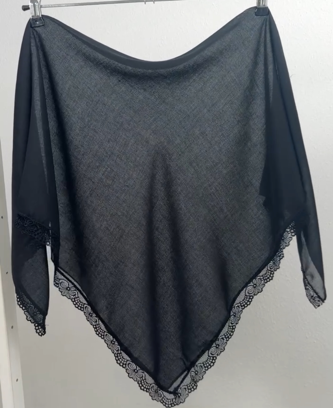 "Хустка ""Віскозна-маленька з мереживом по канту"" чорна 1186-02"