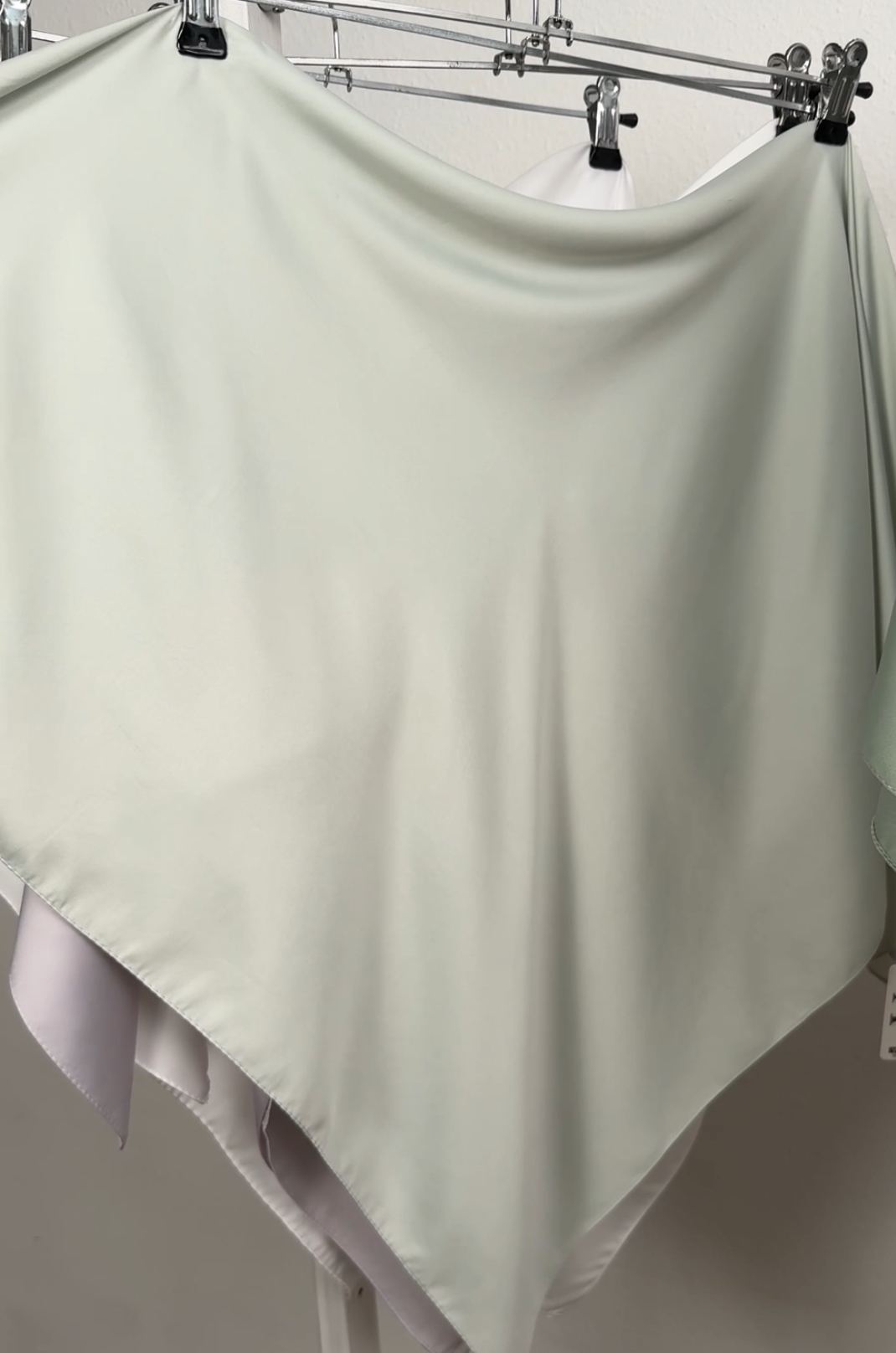 "Хустка ""Дубайскій атлас однотонна"" сіро-м'ятна 1141-16"