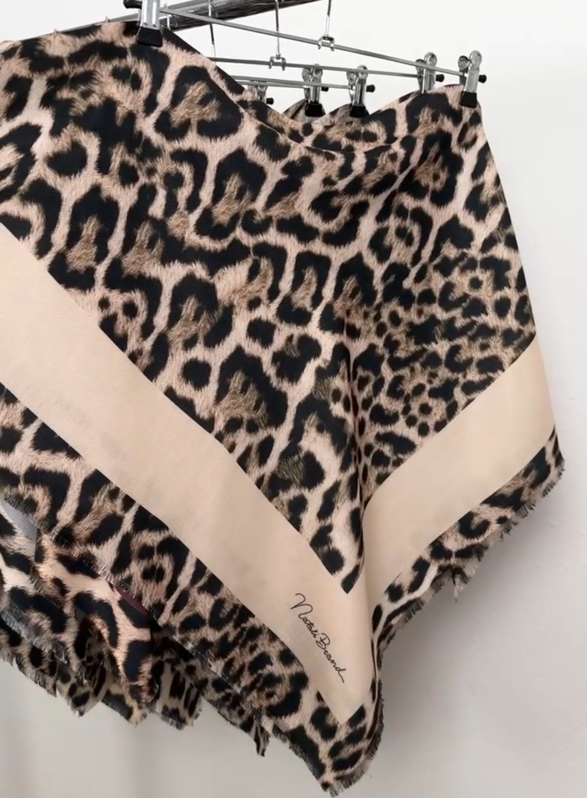 "Хустка ""Демісезонна Лео кант"" кремовий кант 1104-22-09"