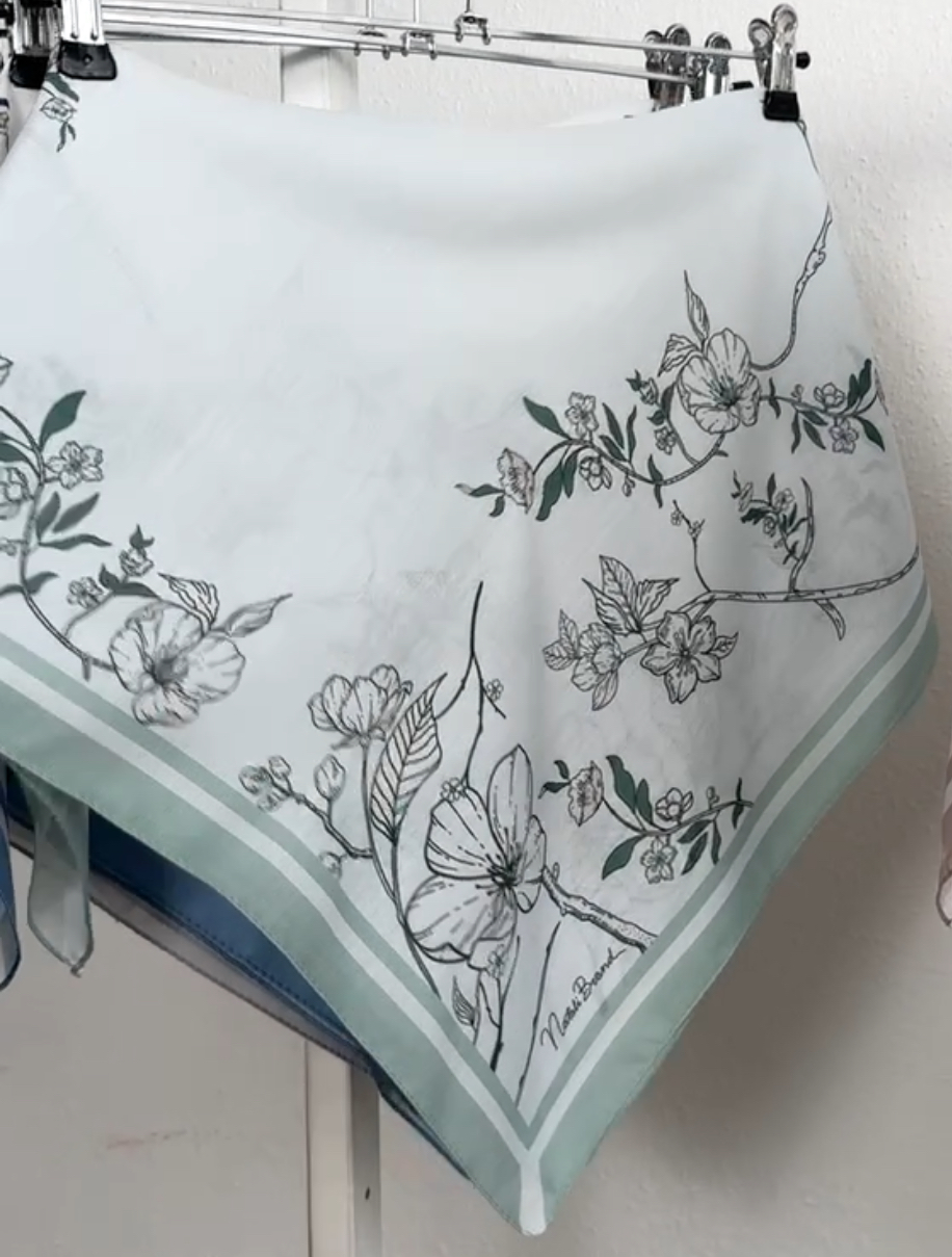 "Хустка Маленька"" квітковий орнамент"" м'ятний кант 1165-03-01"