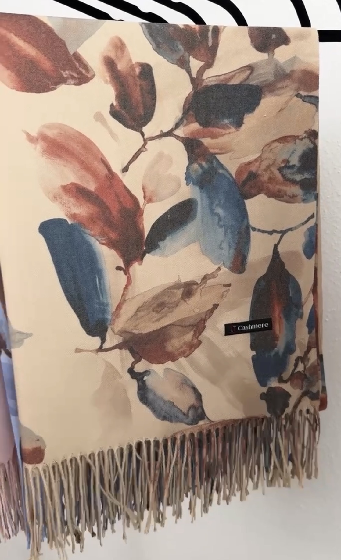 "Шарф теплий ""Кашемір листя двосторонній"" бежевий синьо- руді листя 453-06"