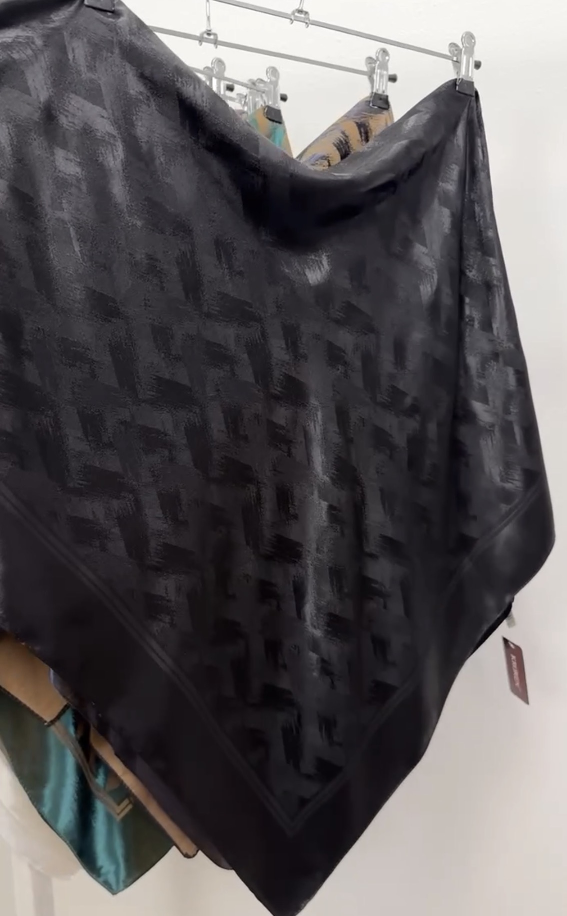 "Хустка ""Масло дощечки"" чорна 1191-03-06"