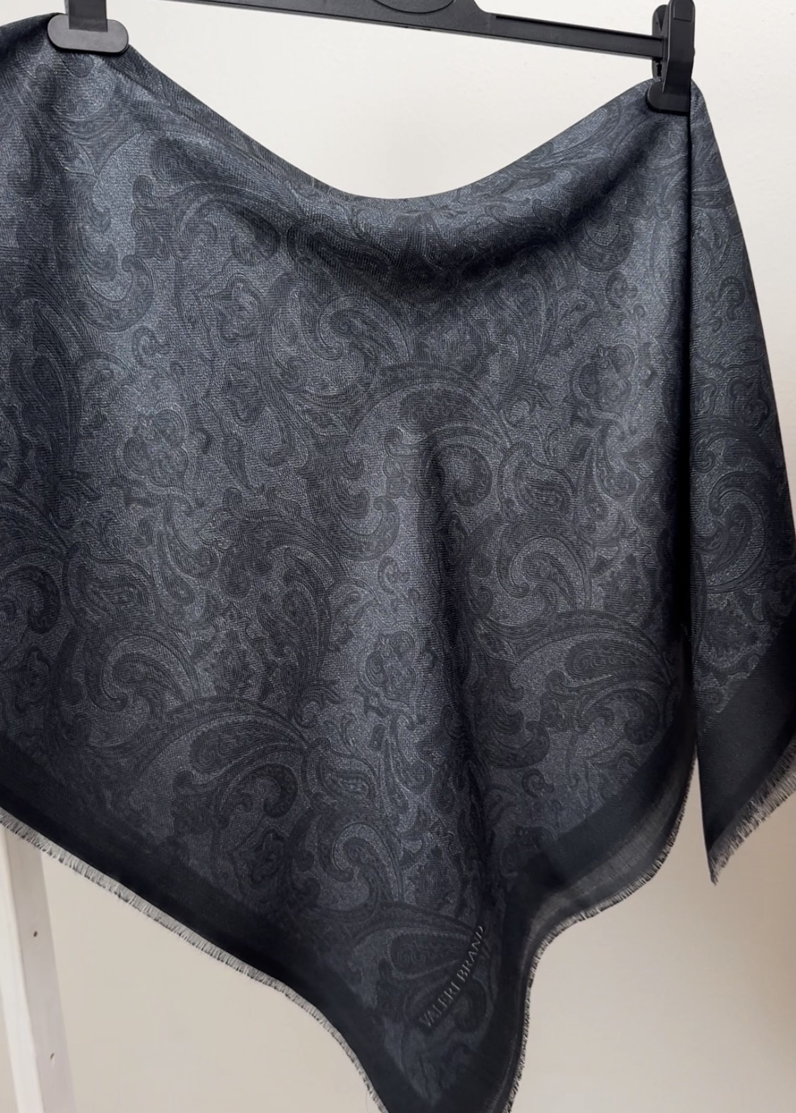 "Хустка Демісезонна Турецький орнамент""огірки"" чорна 1104-26-01-04"