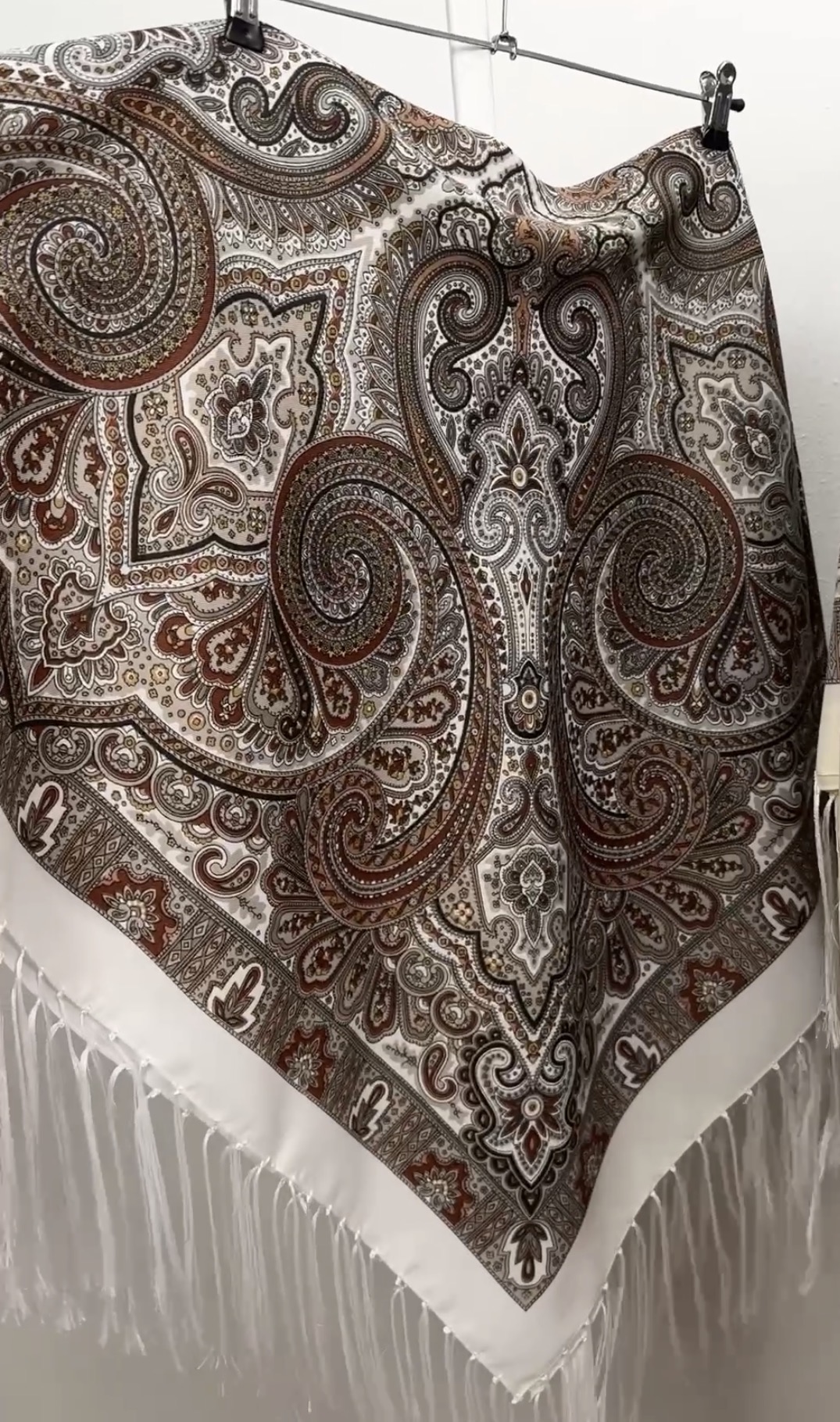 "Хустка Хустка Украінська""Дрібний орнамент"" біла з коричневим орнаментом 19-119-54-19"