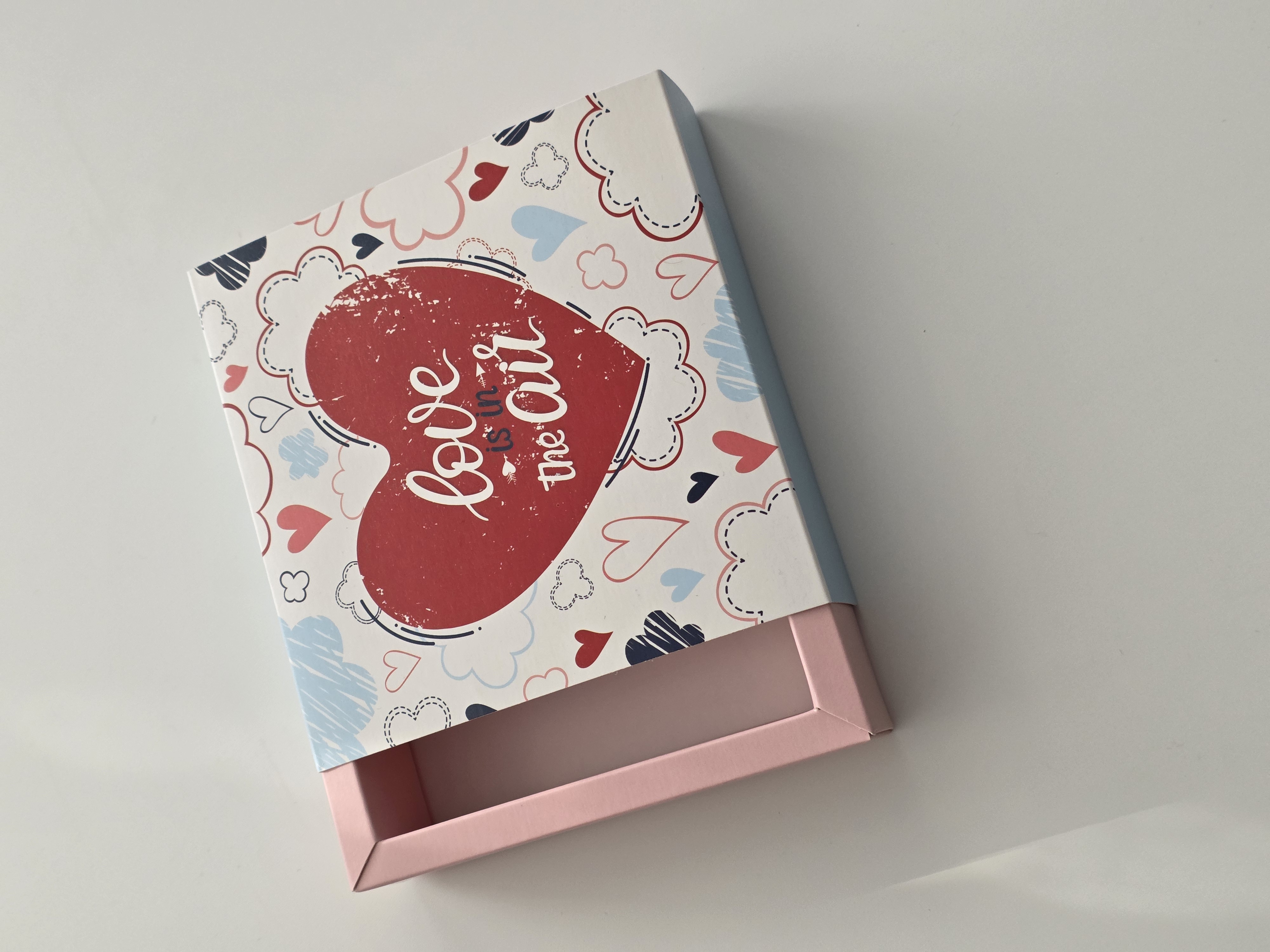 "Упаковка коробка висувнаі 13х13х3 Love is in the air 901-010"
