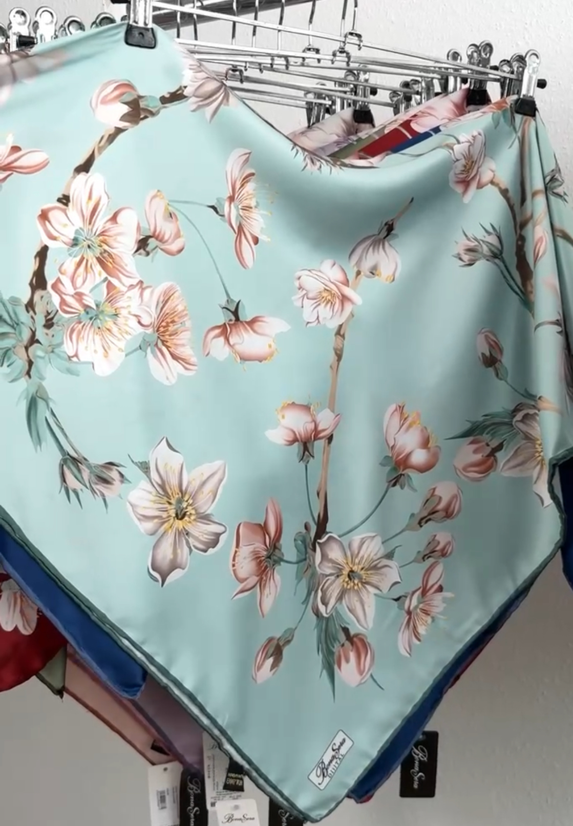 "Хустка ""Віскозний шовк сакура"" м‘ятна"